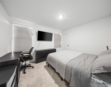 260 Adelina Drive - Photo Thumbnail 21