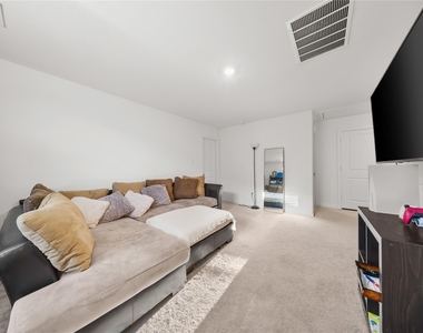 260 Adelina Drive - Photo Thumbnail 16
