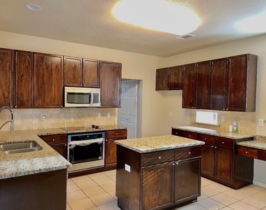 2413 Trailwest Lane - Photo Thumbnail 4