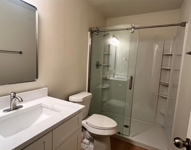 1129 Weston Drive - Photo Thumbnail 16