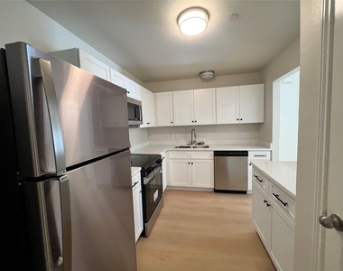 1129 Weston Drive - Photo Thumbnail 10