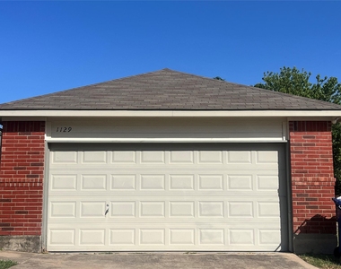 1129 Weston Drive - Photo Thumbnail 1