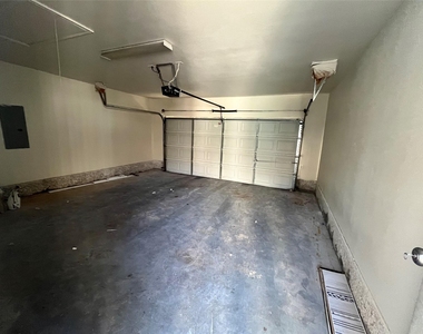 1129 Weston Drive - Photo Thumbnail 27