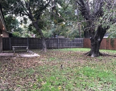 3205 Lynnwood Drive - Photo Thumbnail 5