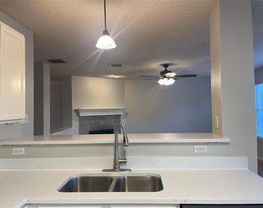 527 Tumbleweed Drive - Photo Thumbnail 10