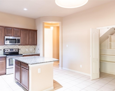 12233 Candle Island Drive - Photo Thumbnail 7