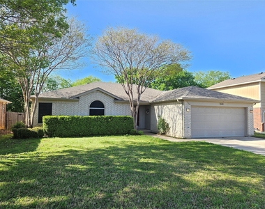 1608 Merritt Drive - Photo Thumbnail 2