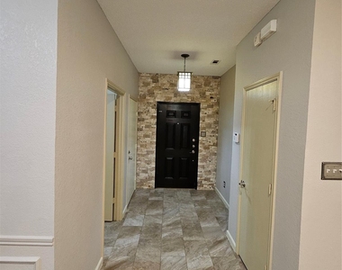 1608 Merritt Drive - Photo Thumbnail 5