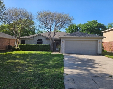 1608 Merritt Drive - Photo Thumbnail 1