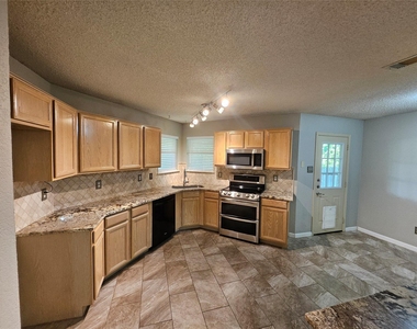 1608 Merritt Drive - Photo Thumbnail 10