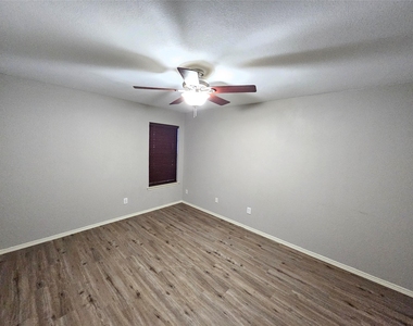 1608 Merritt Drive - Photo Thumbnail 29