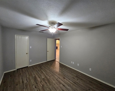 1608 Merritt Drive - Photo Thumbnail 31