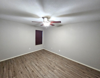 1608 Merritt Drive - Photo Thumbnail 28