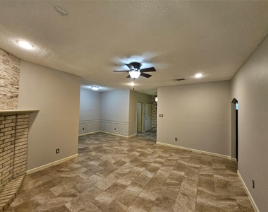 1608 Merritt Drive - Photo Thumbnail 9