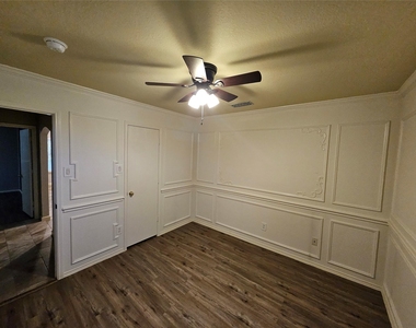 1608 Merritt Drive - Photo Thumbnail 35