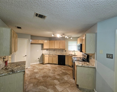 1608 Merritt Drive - Photo Thumbnail 11