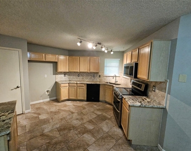 1608 Merritt Drive - Photo Thumbnail 14