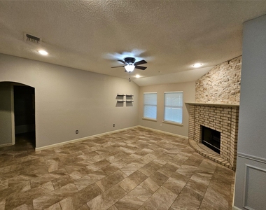 1608 Merritt Drive - Photo Thumbnail 7
