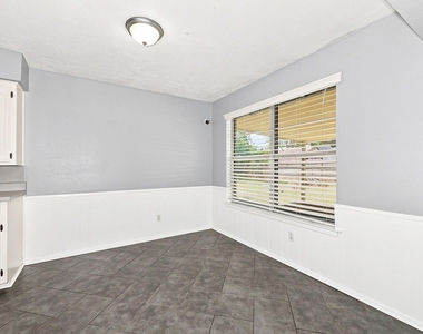 3204 Denbury Drive - Photo Thumbnail 4