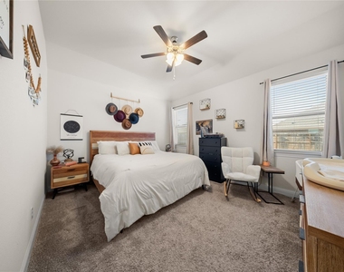 11025 Klondike Lane - Photo Thumbnail 18