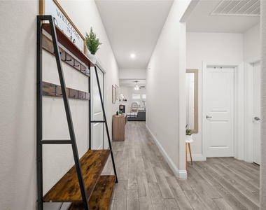 11025 Klondike Lane - Photo Thumbnail 2
