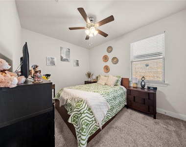 11025 Klondike Lane - Photo Thumbnail 5