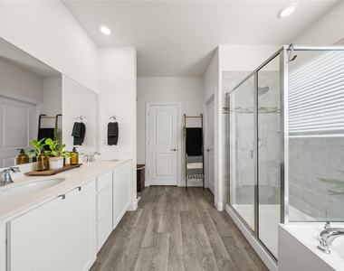 11025 Klondike Lane - Photo Thumbnail 19