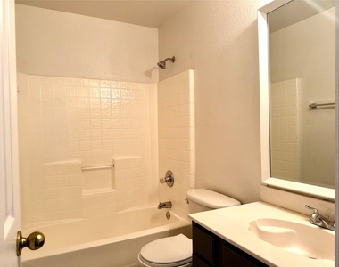 619 Douglas Drive - Photo Thumbnail 13