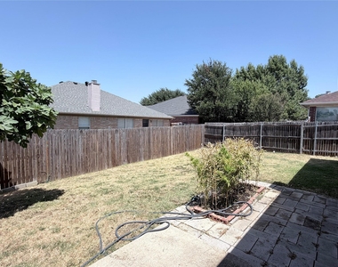 619 Douglas Drive - Photo Thumbnail 14