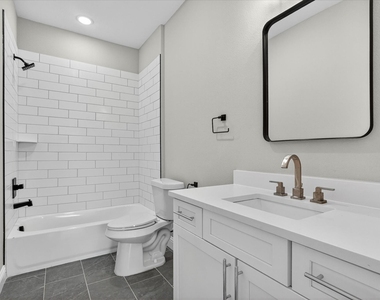 806 Premier - Photo Thumbnail 22