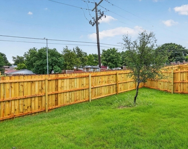 806 Premier - Photo Thumbnail 32