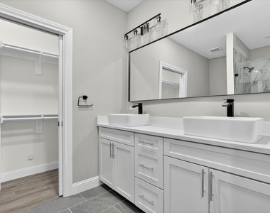806 Premier - Photo Thumbnail 9