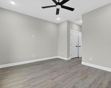 804 Premier - Photo Thumbnail 19