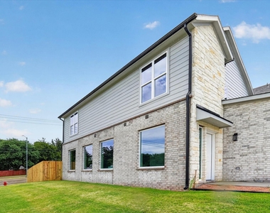 804 Premier - Photo Thumbnail 1