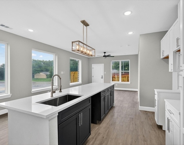 804 Premier - Photo Thumbnail 2