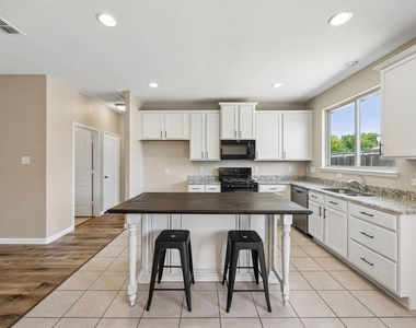1605 Ridge Creek Lane - Photo Thumbnail 12