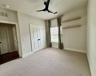 3720 Marigold Lane - Photo Thumbnail 10