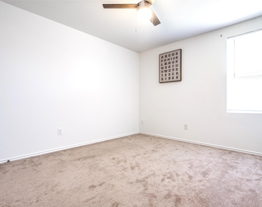 12685 Drexel Street - Photo Thumbnail 9