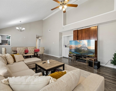 2108 Rose Cliff Lane - Photo Thumbnail 3