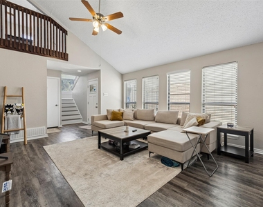 2108 Rose Cliff Lane - Photo Thumbnail 2