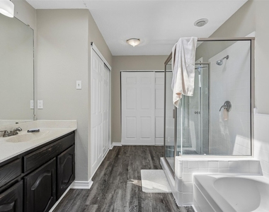 2108 Rose Cliff Lane - Photo Thumbnail 15