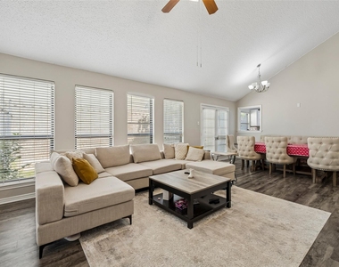 2108 Rose Cliff Lane - Photo Thumbnail 5