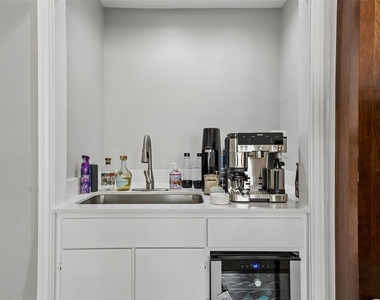2108 Rose Cliff Lane - Photo Thumbnail 6
