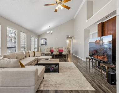 2108 Rose Cliff Lane - Photo Thumbnail 4