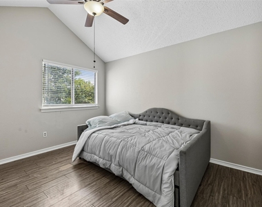 2108 Rose Cliff Lane - Photo Thumbnail 20
