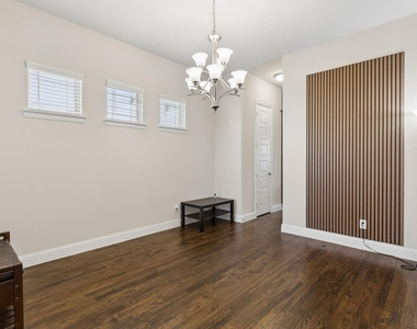 408 Worthing Way - Photo Thumbnail 14