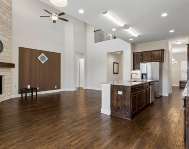 408 Worthing Way - Photo Thumbnail 8