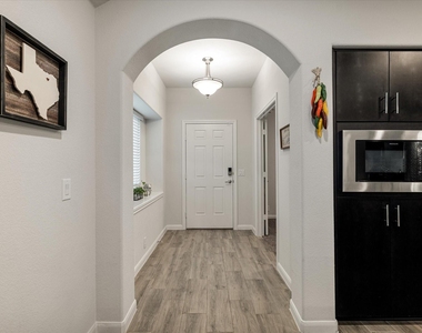 3225 Sioux Trail - Photo Thumbnail 4