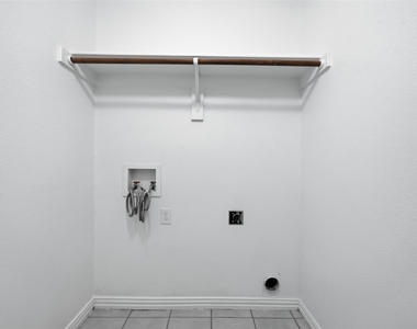 3116 S Cherry Lane - Photo Thumbnail 8