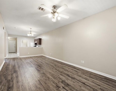 3116 S Cherry Lane - Photo Thumbnail 7